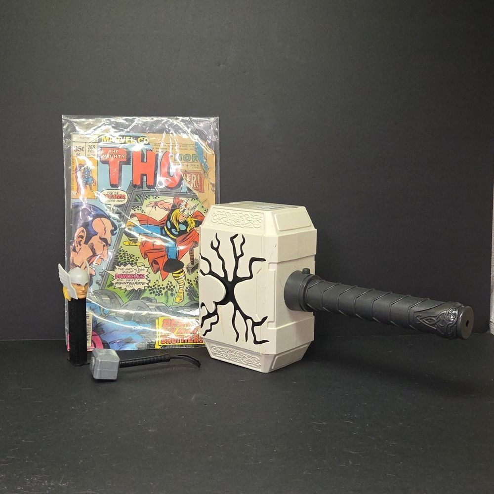 Collectible Marvel‎ comic book, Thors Dart Blasting Hammer, pez,